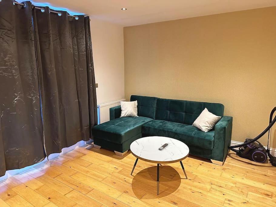 1 Bed Room Flat Near Central 伦敦 外观 照片
